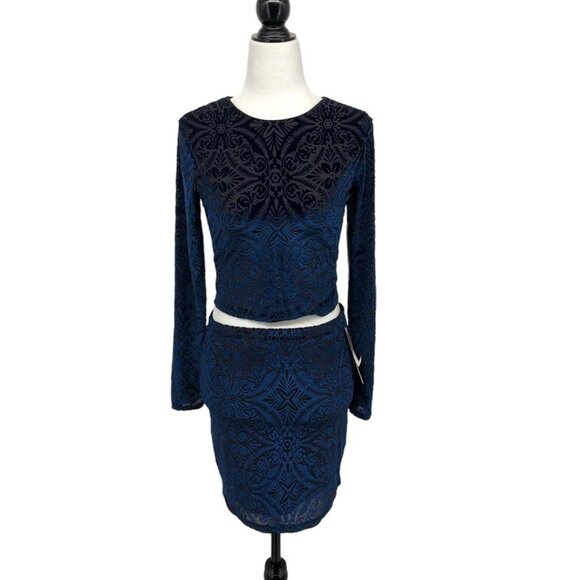NWT Lord & Taylor Design Lab Navy Blue Velvet Crop Top & Mini Skirt Set size S - Picture 1 of 16